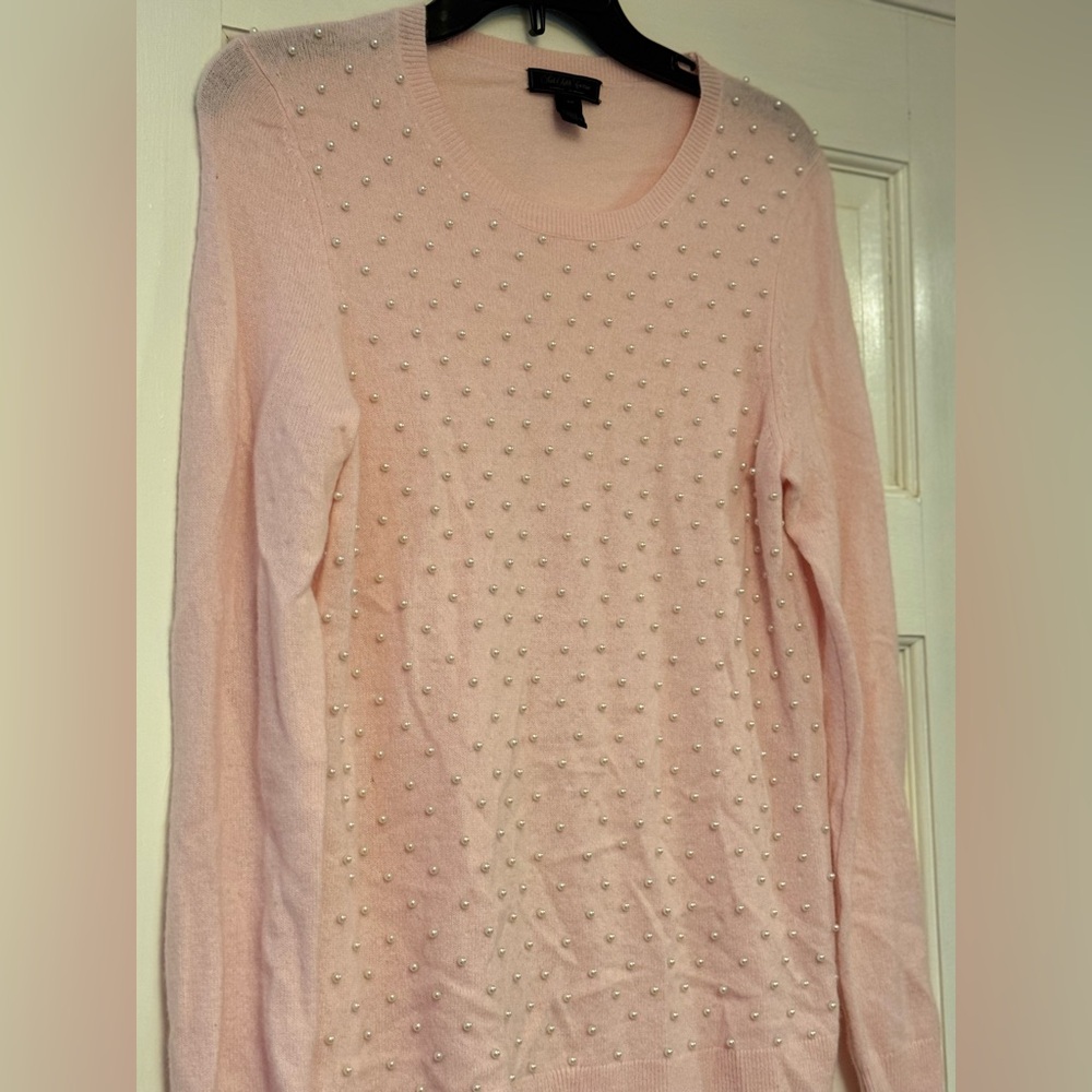 Saks Fifth Avenue‎ Pink Cashmere Sweater with Pearl Accents
